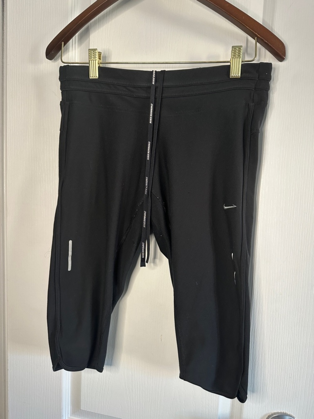 Nike women’s Capri Dri Fit Crop Pants Size Large waist 15” inseam 19” B101 - Picture 2 of 7